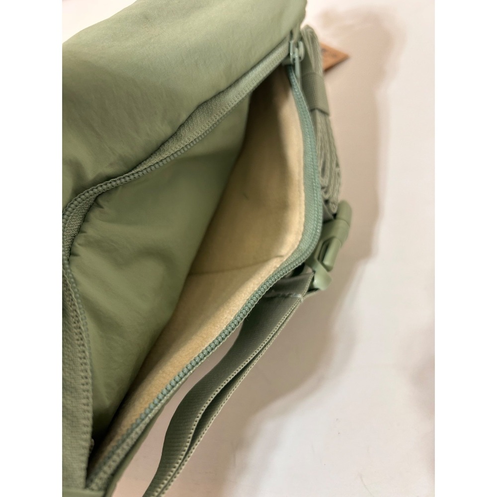 NWT$50 The North Face Never Stop Lumbar Fanny Sling Bag Slate Moss Green - Picture 8 of 10